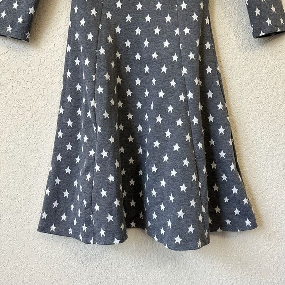 MODCLOTH 3/4 Sleeve Star Print Sheath Mini Dress in Grey - Picture 4 of 10